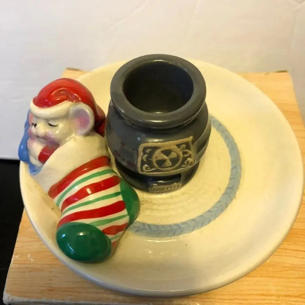 Vintage Avon Snuggly Mouse Ceramic Candle Holder 1983.